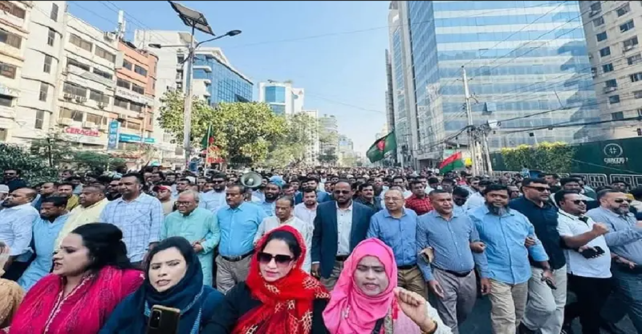 বাংলাদেশ হাইকমিশনে হামলার প্রতিবাদে নয়াপল্টনে বিএনপির বিক্ষোভ