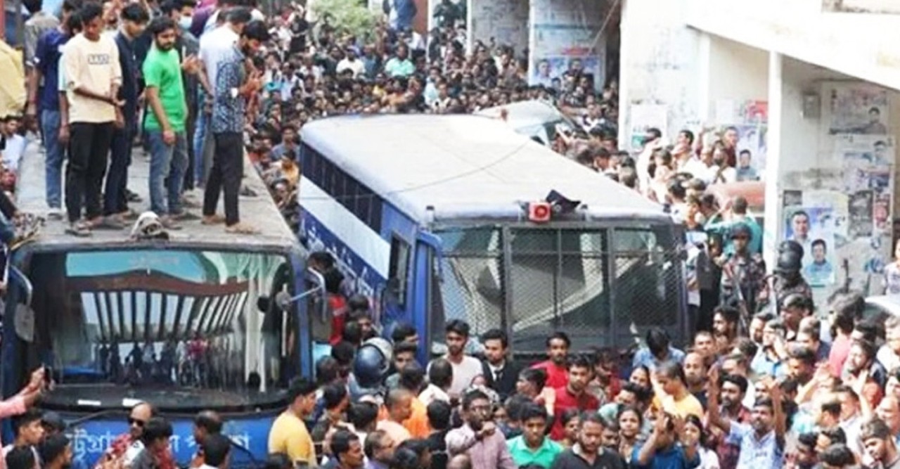 চট্টগ্রামে পুলিশের ওপর হামলা: ১২ আসামি ছয় দিনের রিমান্ডে