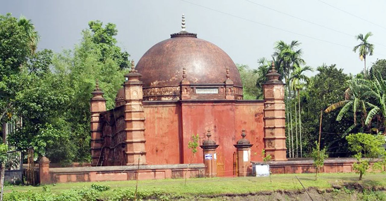 The 414-year-old Atiya Mosque stands as a witness of time