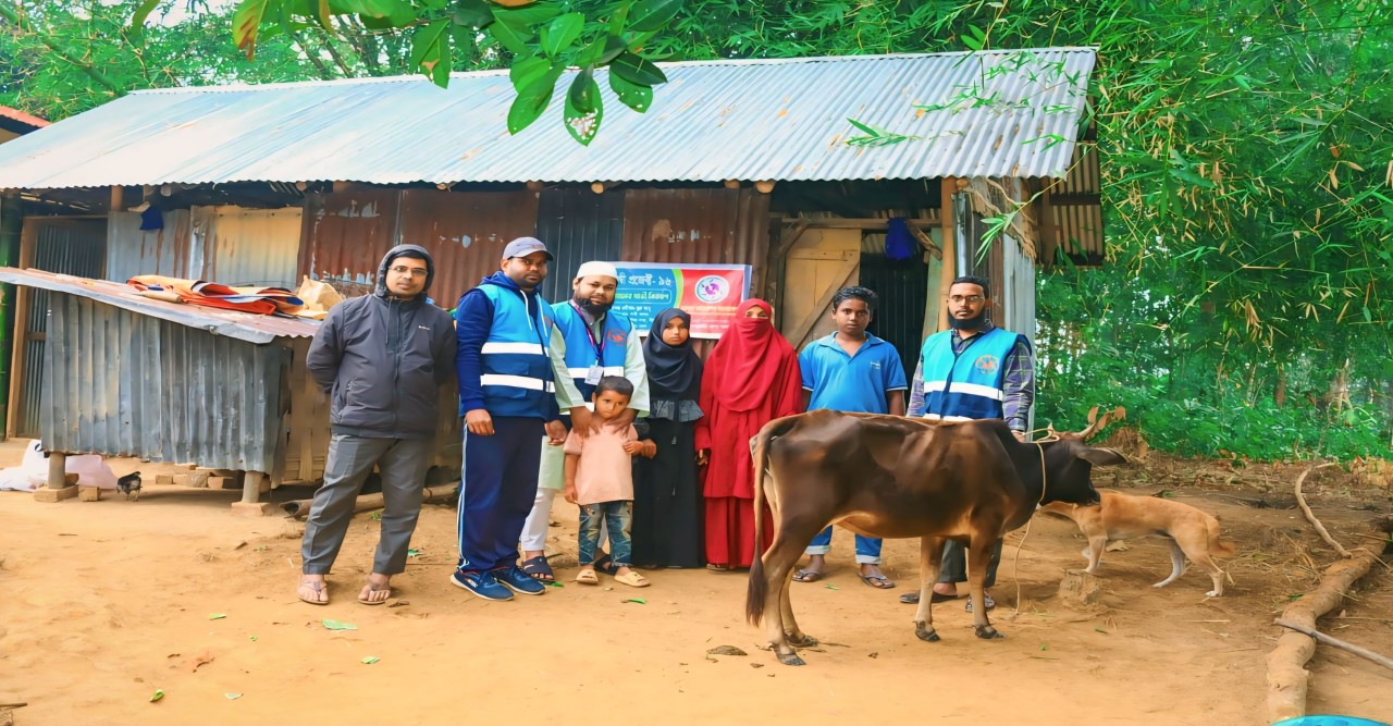 দীঘিনালায়  আবাম ফাউন্ডেশন কর্তৃক স্বাবলম্বী প্রজেক্টের আওতায় উন্নতমানের গাভী বিতরণ।