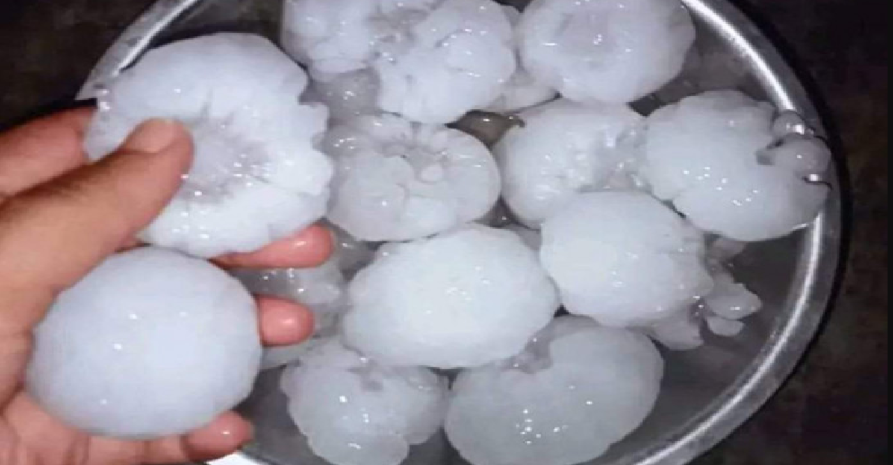 Nor'wester accompanied by hailstorm, lightning awakens Dhaka dwellers late at night