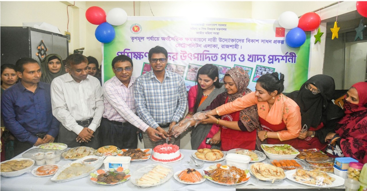 জাতীয় মহিলা সংস্থার প্রশিক্ষণার্থীদের সাথে জেলা প্রশাসকের মতবিনিময়