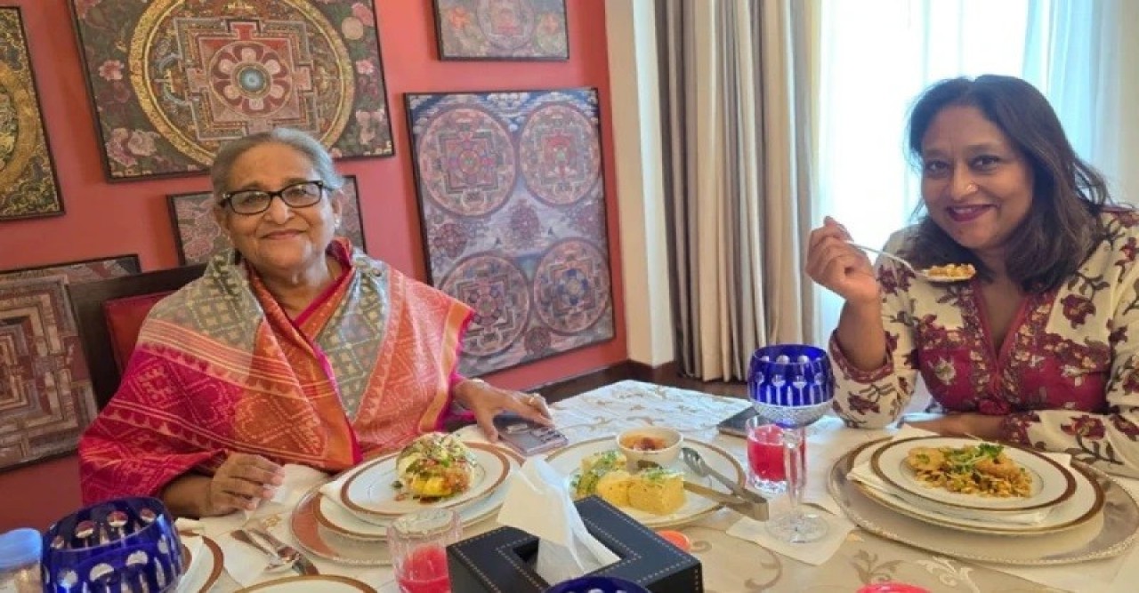 Prime Minister at the dinner table with his daughter in Delhi