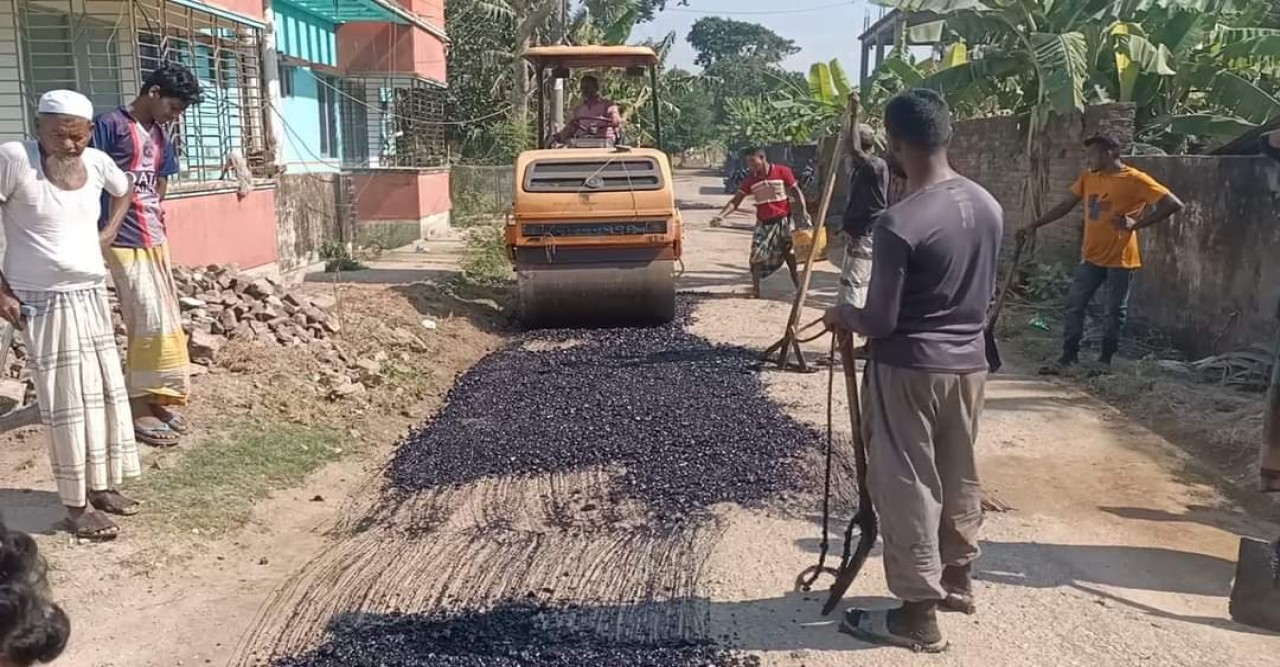 কুয়াকাটায় নানা অনিয়মের মধ্য দিয়ে  শেষ হলো রাস্তার কাজ।