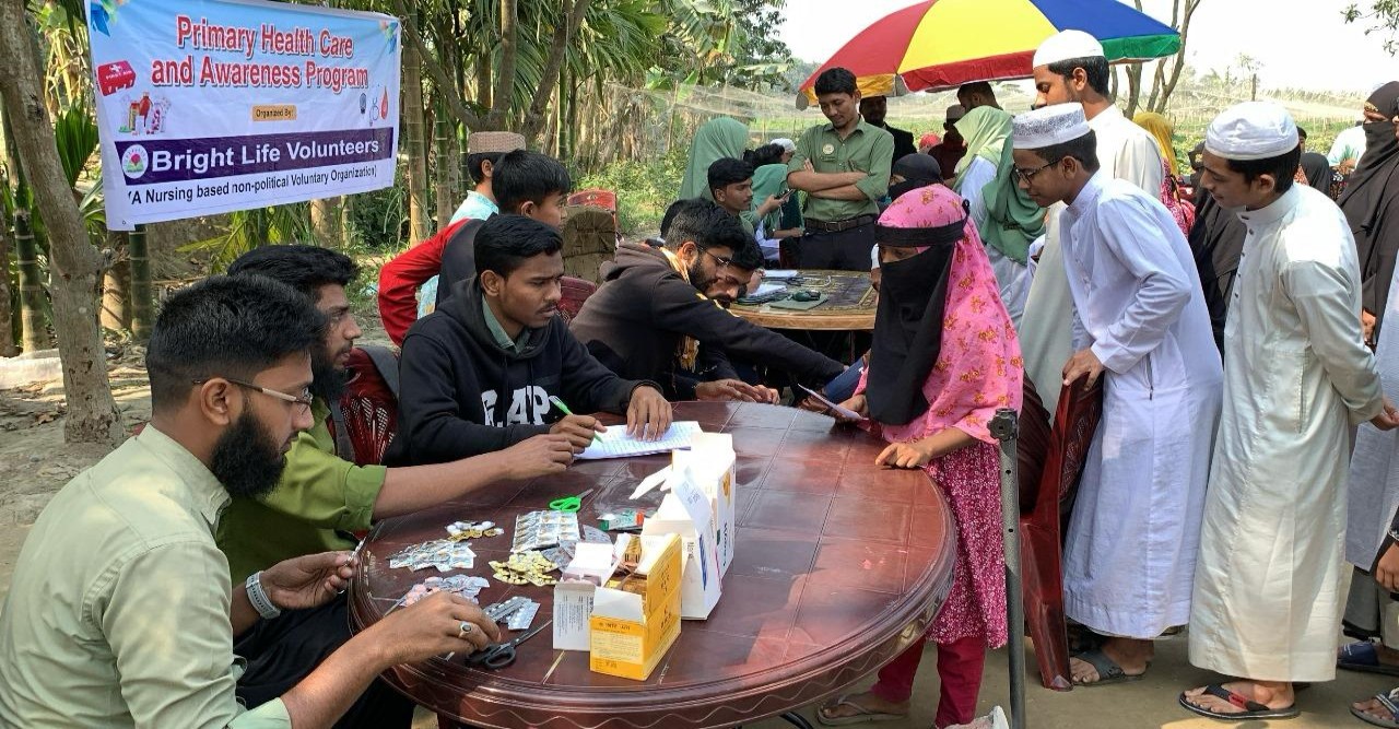 মাদরাসা ও স্কুলের শিক্ষক-শিক্ষার্থীদের ফ্রি স্বাস্থ্যসেবা দিলো ব্রাইট লাইফ ভলান্টিয়ার্